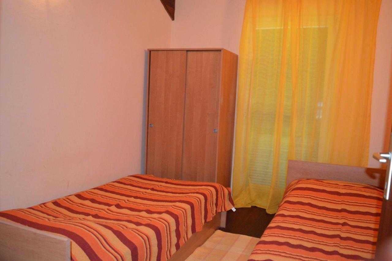 Holiday House Neno Гребащиця Екстер'єр фото